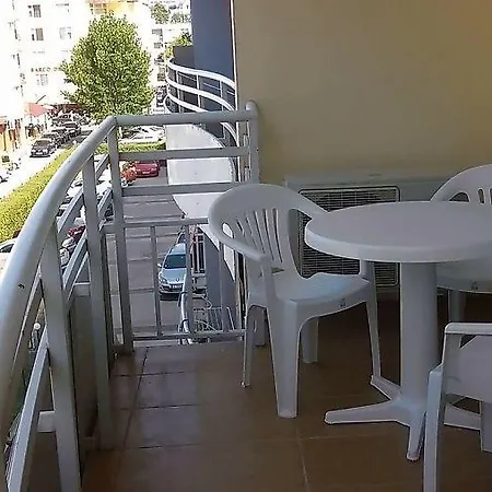 In Central Plaza * Слънчев бряг